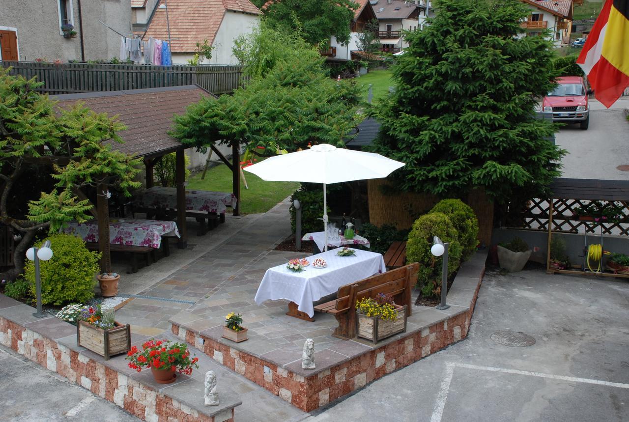 Albergo Ginevra Roncone Exterior photo
